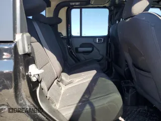 2021 Jeep Gladiator Sport S with VIN 1C6JJTAG5ML606050, listed as a Copart auction lot 45221215 with 43,529 mi miles and Salvage title. Bid and sale history available at DreamBid. Image 10.