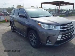 2019 Toyota Highlander LE with VIN 5TDZZRFH1KS298346, listed as a IAAI auction lot 41831828 with 111,998 mi miles and . Bid and sale history available at DreamBid. Image 1.