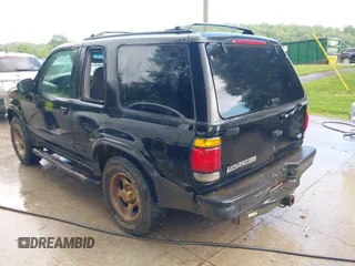 1997 Ford Explorer z VIN 1FMCU24X6VUC49032, wystawiony jako IAAI lot #42238646 z przebiegiem 241 012 mil mil oraz . Historia ofert i sprzedaży dostępna na DreamBid. Obrazek 3.