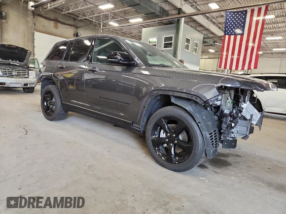 2024 Jeep Grand Cherokee Laredo with VIN 1C4RJHAG5RC210474, listed as a Copart auction lot 66945705 with 6,530 mi miles and Salvage title. Bid and sale history available at DreamBid. Image 4.