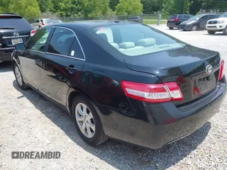 2011 Toyota Camry LE z VIN 4T1BF3EK3BU213440, wystawiony jako IAAI lot #42403474 z przebiegiem 150 700 mil mil oraz . Historia ofert i sprzedaży dostępna na DreamBid. Obrazek 3.