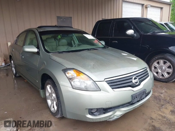 2007 Nissan Altima 2.5 S with VIN 1N4AL21E67C234966, listed as a IAAI auction lot 41910895 with 239,566 mi miles. Bid and sale history available at carsss.com. Image 1.