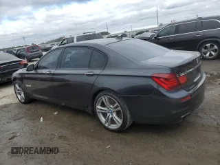 2013 BMW 7 Series 750Li z VIN WBAYE8C57DD133232, wystawiony jako Copart lot #86054494 z przebiegiem 118 438 mil mil oraz Szkoda całkowita • Salvage title. Historia ofert i sprzedaży dostępna na DreamBid. Obrazek 2.