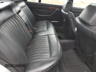 1986 Mercedes-Benz 420 420SEL with VIN WDBCA35D2GA246302, listed as a Copart auction lot 71673274 with 101,975 mi miles and Clean Title. Bid and sale history available at carsss.com. Image 10.