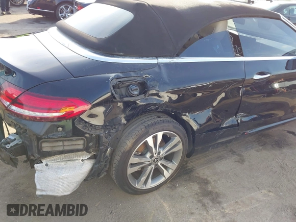2019 Mercedes-Benz C 300 with VIN WDDWK8DB6KF827909, listed as a IAAI auction lot 41614128 with 55,903 mi miles and . Bid and sale history available at carsss.com. Image 19.