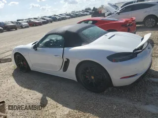 2022 Porsche 718 Boxster GTS 4.0 z VIN WP0CD2A85NS228315, wystawiony jako Copart lot #77248204 z przebiegiem Nie podano mil oraz Nie do naprawy. Historia ofert i sprzedaży dostępna na DreamBid. Obrazek 2.