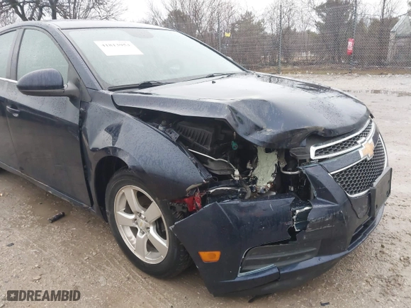 2011 Chevrolet Cruze LT w/2LT with VIN 1G1PG5S97B7160785, listed as a IAAI auction lot 41813953 with 137,282 mi miles. Bid and sale history available at carsss.com. Image 6.