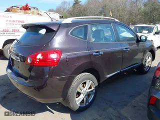 2015 Nissan Rogue Select S with VIN JN8AS5MT3FW660978, listed as a IAAI auction lot 41726625 with 105,973 mi miles. Bid and sale history available at carsss.com. Image 4.