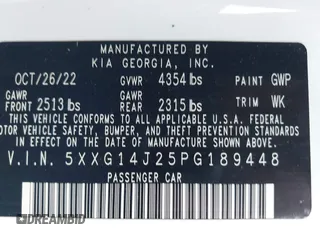 2023 Kia K5 LXS z VIN 5XXG14J25PG189448, wystawiony jako IAAI lot #42258739 z przebiegiem 29 188 mil mil oraz . Historia ofert i sprzedaży dostępna na DreamBid. Obrazek 9.