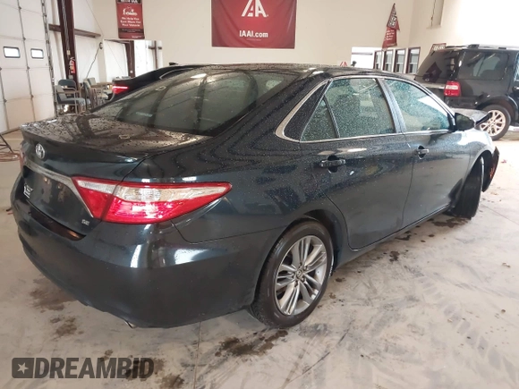 2015 Toyota Camry XLE with VIN 4T1BF1FK1FU094425, listed as a IAAI auction lot 41961648 with 191,458 mi miles. Bid and sale history available at carsss.com. Image 4.