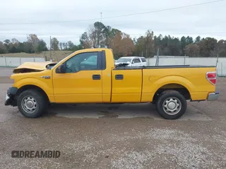 2013 Ford F-150 XL z VIN 1FTPF1CF1DKF06904, wystawiony jako IAAI lot #40567012 z przebiegiem Nie podano mil oraz . Historia ofert i sprzedaży dostępna na DreamBid. Obrazek 15.