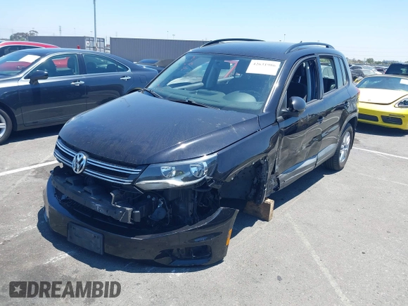 2015 Volkswagen Tiguan SE with VIN WVGAV7AX8FW542393, listed as a IAAI auction lot 42631986 with 132,168 mi miles and . Bid and sale history available at DreamBid. Image 18.
