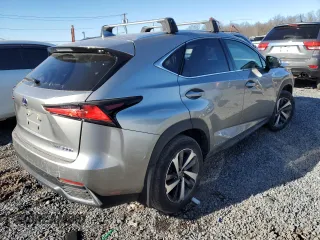 2020 Lexus NX 300h z VIN JTJGJRDZ6L2130945, wystawiony jako Copart lot #87912485 z przebiegiem 82 820 mil mil oraz Szkoda całkowita • Salvage title. Historia ofert i sprzedaży dostępna na DreamBid. Obrazek 3.