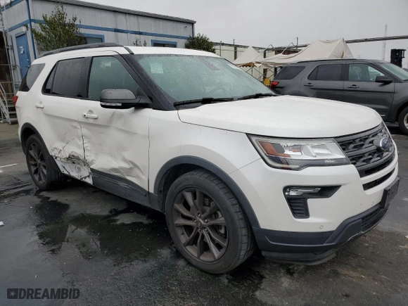 2019 Ford Explorer XLT with VIN 1FM5K7DH0KGB27796, listed as a Copart auction lot 49160255 with 108,207 mi miles and Salvage Title. Bid and sale history available at carsss.com. Image 4.