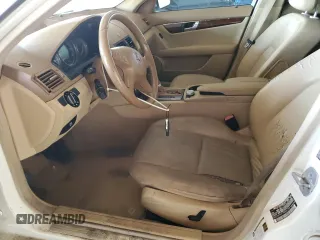 2008 Mercedes-Benz C 300 Sport z VIN WDDGF54X18R031188, wystawiony jako Copart lot #66464765 z przebiegiem 240 411 mil mil oraz Czysty tytuł • Clean title. Historia ofert i sprzedaży dostępna na DreamBid. Obrazek 7.