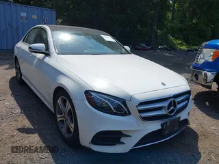 2020 Mercedes-Benz E-Class E 350 with VIN WDDZF8EB9LA756820, listed as a IAAI auction lot 39661412 with 124,468 mi miles. Bid and sale history available at carsss.com. Image 1.