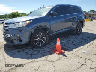 2017 Toyota Highlander XLE with VIN 5TDKZRFH8HS516633, listed as a Copart auction lot 55653705 with 154,910 mi miles and Salvage title. Bid and sale history available at DreamBid. Image 1.
