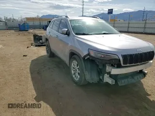 2019 Jeep Cherokee Latitude z VIN 1C4PJLCBXKD204746, wystawiony jako Copart lot #50268185 z przebiegiem 90 796 mil mil oraz Szkoda całkowita • Salvage title. Historia ofert i sprzedaży dostępna na DreamBid. Obrazek 11.