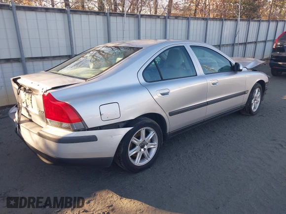 2002 Volvo S60 with VIN YV1RS61R622200464, listed as a IAAI auction lot 41105829 with 94,314 mi miles. Bid and sale history available at carsss.com. Image 4.