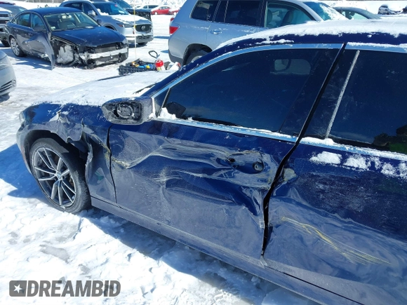 2019 BMW 3 Series 330i xDrive with VIN WBA5R7C59KAJ82495, listed as a IAAI auction lot 41597332 with 79,192 mi miles. Bid and sale history available at carsss.com. Image 6.