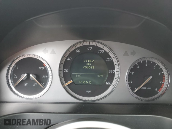 2008 Mercedes-Benz C 300 Sport z VIN WDDGF54X98R027079, wystawiony jako Copart lot #87821945 z przebiegiem 206 028 mil mil oraz Czysty tytuł • Clean title. Historia ofert i sprzedaży dostępna na DreamBid. Obrazek 9.
