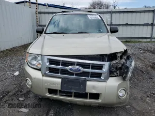 2011 Ford Escape XLT z VIN 1FMCU9D7XBKA96400, wystawiony jako Copart lot #53159585 z przebiegiem 119 962 mil mil oraz Czysty tytuł • Clean title. Historia ofert i sprzedaży dostępna na DreamBid. Obrazek 5.