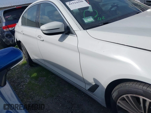2019 BMW 5 Series 530i z VIN WBAJA5C53KWW48516, wystawiony jako IAAI lot #41524190 z przebiegiem 62 280 mil mil oraz . Historia ofert i sprzedaży dostępna na DreamBid. Obrazek 13.