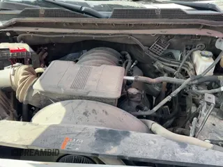2022 Chevrolet Silverado 2500HD Work Truck z VIN 1GC4YLE77NF188182, wystawiony jako Copart lot #67854195 z przebiegiem 60 514 mil mil oraz Czysty tytuł • Clean title. Historia ofert i sprzedaży dostępna na DreamBid. Obrazek 11.