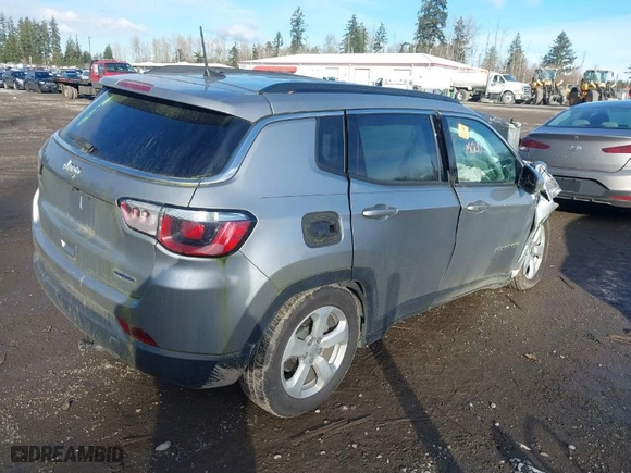 2020 Jeep Compass Latitude w/Sun/Safety Pkg with VIN 3C4NJCBB8LT102401, listed as a IAAI auction lot 41479940 with 1 mi miles. Bid and sale history available at carsss.com. Image 4.