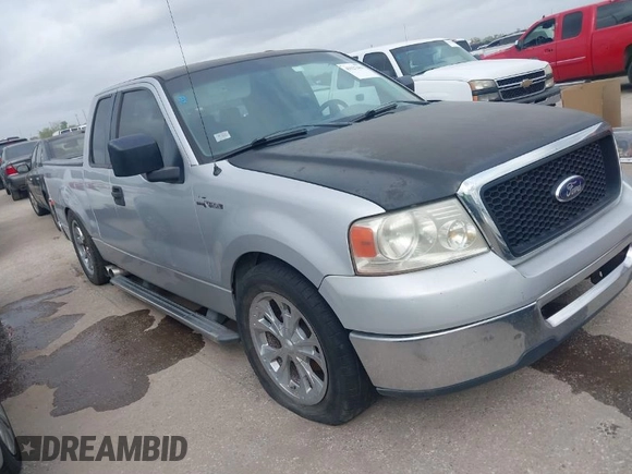 2006 Ford F-150 STX with VIN 1FTRX12W06FA33922, listed as a IAAI auction lot 41927462 with 256,709 mi miles. Bid and sale history available at carsss.com. Image 1.