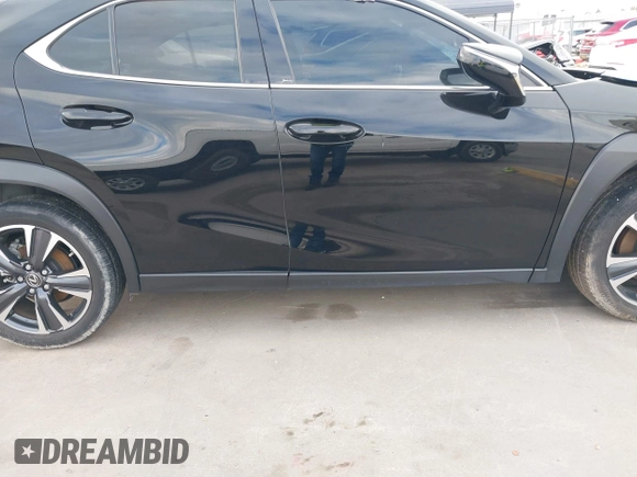 2021 Lexus UX with VIN JTHP3JBH2M2045075, listed as a IAAI auction lot 40979086 with 44,578 mi miles. Bid and sale history available at carsss.com. Image 13.