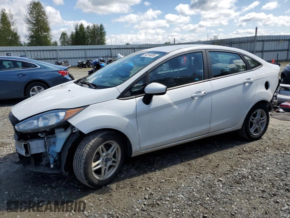 2018 Ford Fiesta SE z VIN 3FADP4BJ7JM114172, wystawiony jako Copart lot #54014805 z przebiegiem 66 828 mil mil oraz Szkoda całkowita • Salvage title. Historia ofert i sprzedaży dostępna na DreamBid. Obrazek 1.