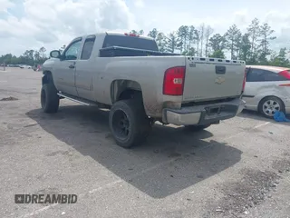2008 Chevrolet Silverado 1500 1LT with VIN 2GCEC19C781149327, listed as a IAAI auction lot 42126913 with 194,629 mi miles and . Bid and sale history available at DreamBid. Image 3.