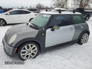 2006 MINI Hardtop S with VIN WMWRE33556TN29417, listed as a Copart auction lot 42712575 with 265,492 mi miles and Clean Title. Bid and sale history available at DreamBid. Image 1.