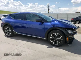 2024 Kia EV6 Wind z VIN KNDC3DLC0R5209580, wystawiony jako Copart lot #56254245 z przebiegiem 3 935 mil mil oraz Szkoda całkowita • Salvage title. Historia ofert i sprzedaży dostępna na DreamBid. Obrazek 4.
