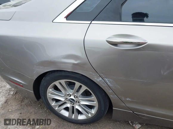 2016 Lincoln MKZ with VIN 3LN6L2G91GR614983, listed as a IAAI auction lot 42345061 with 35,977 mi miles and . Bid and sale history available at DreamBid. Image 17.