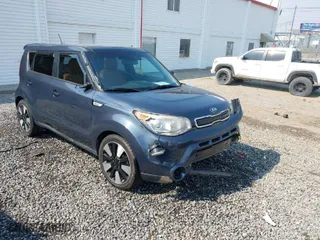 2015 Kia Soul ! with VIN KNDJX3A55F7132098, listed as a IAAI auction lot 41850622 with 104,122 mi miles. Bid and sale history available at carsss.com. Image 1.