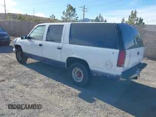 1999 Chevrolet Suburban with VIN 3GNEC16R1XG208071, listed as a IAAI auction lot 41422385 with 152,692 mi miles. Bid and sale history available at carsss.com. Image 3.