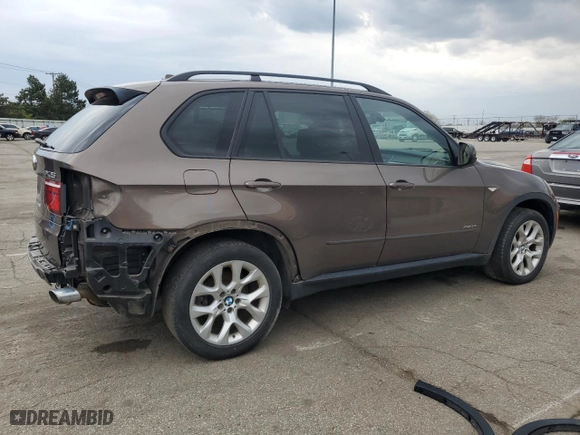 2011 BMW X5 35i with VIN 5UXZV4C5XBL411042, listed as a Copart auction lot 52900135 with 127,734 mi miles and Clean Title. Bid and sale history available at carsss.com. Image 3.