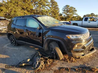 2022 Jeep Compass Latitude with VIN 3C4NJCBB4NT113575, listed as a Copart auction lot 81976144 with Not Provided miles and Non Repairable. Bid and sale history available at carsss.com. Image 4.