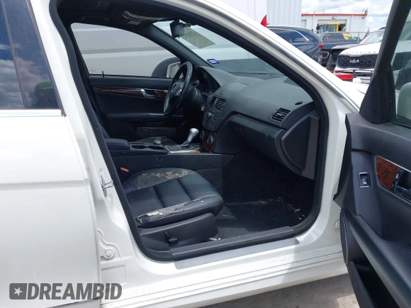 2011 Mercedes-Benz C 300 Sport с VIN WDDGF5EB5BR147634, выставлен на аукционе IAAI как лот 42192572 с пробегом 178 822 миль миль и . История ставок и продаж доступна на DreamBid. Изображение 5.