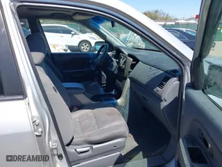 2008 Honda Pilot SE with VIN 5FNYF18338B036073, listed as a IAAI auction lot 42069377 with 191,324 mi miles. Bid and sale history available at carsss.com. Image 5.
