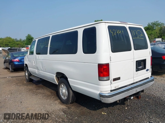 2004 Ford Econoline Passenger XL z VIN 1FBSS31L84HA63095, wystawiony jako IAAI lot #42391132 z przebiegiem 158 587 mil mil oraz . Historia ofert i sprzedaży dostępna na DreamBid. Obrazek 3.