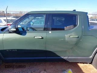 2022 Rivian R1T Adventure Package with VIN 7FCTGAAA2NN006098, listed as a IAAI auction lot 41172815 with 1 mi miles. Bid and sale history available at carsss.com. Image 14.