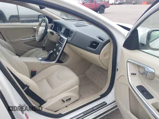 2015 Volvo S60 T5 Platinum with VIN YV1612TM2F1335209, listed as a IAAI auction lot 41722585 with 93,379 mi miles. Bid and sale history available at carsss.com. Image 5.