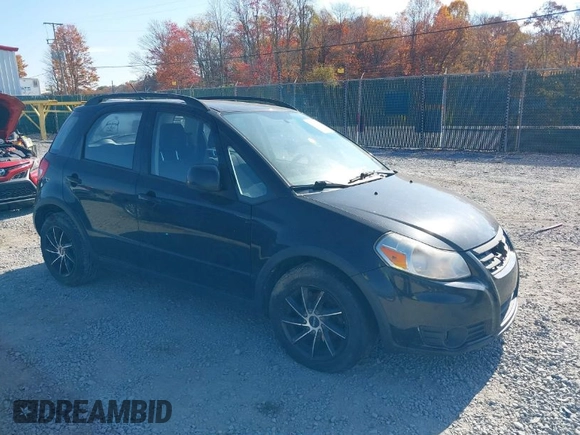 2013 Suzuki SX4 Crossover with VIN JS2YB5A32D6100600, listed as a IAAI auction lot 40667095 with 192,636 mi miles. Bid and sale history available at carsss.com. Image 1.