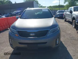 2015 Kia Sorento EX with VIN 5XYKU4A71FG631875, listed as a IAAI auction lot 42137714 with 174,642 mi miles. Bid and sale history available at carsss.com. Image 12.
