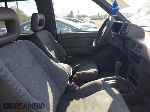 1995 Isuzu Rodeo LS z VIN 4S2CY58V6S4316697, wystawiony jako IAAI lot #42103936 z przebiegiem 143 185 mil mil oraz . Historia ofert i sprzedaży dostępna na DreamBid. Obrazek 5.