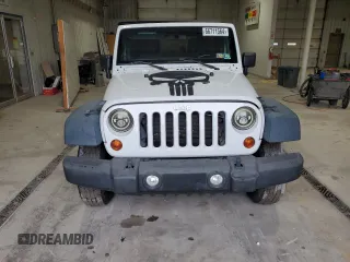 2013 Jeep Wrangler Unlimited Sport z VIN 1C4BJWDGXDL632315, wystawiony jako Copart lot #66711564 z przebiegiem 131 907 mil mil oraz Tytuł czysty. Historia ofert i sprzedaży dostępna na DreamBid. Obrazek 5.