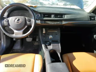 2014 Lexus CT 200h z VIN JTHKD5BH7E2177541, wystawiony jako Copart lot #79940354 z przebiegiem 148 166 mil mil oraz Szkody całkowita. Historia ofert i sprzedaży dostępna na DreamBid. Obrazek 8.